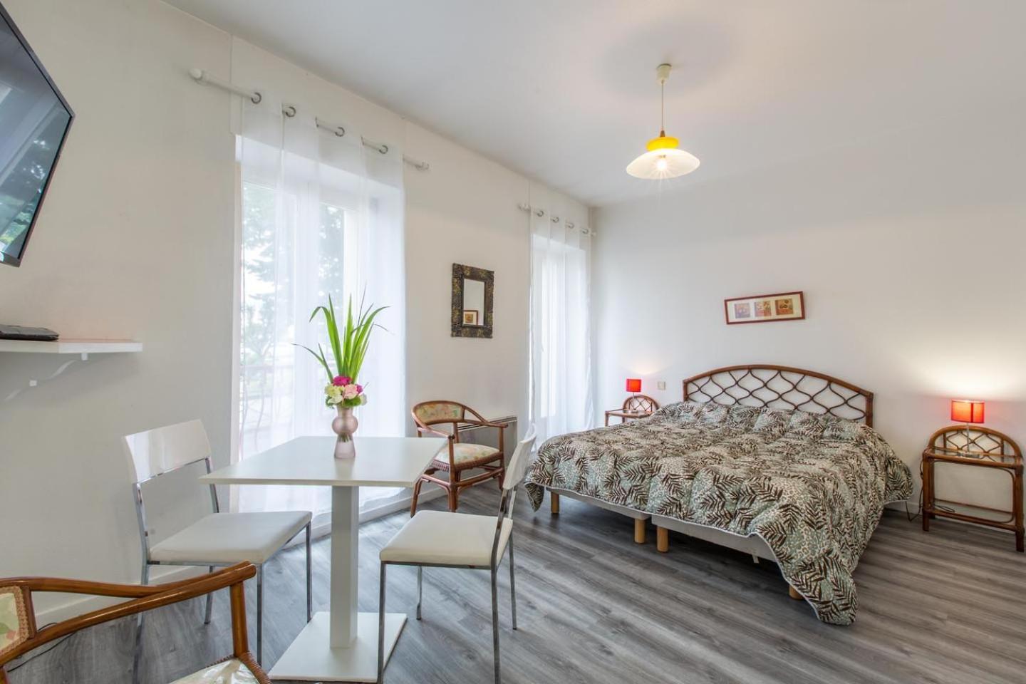 Hotel Bains Sarrailh Dax Bagian luar foto