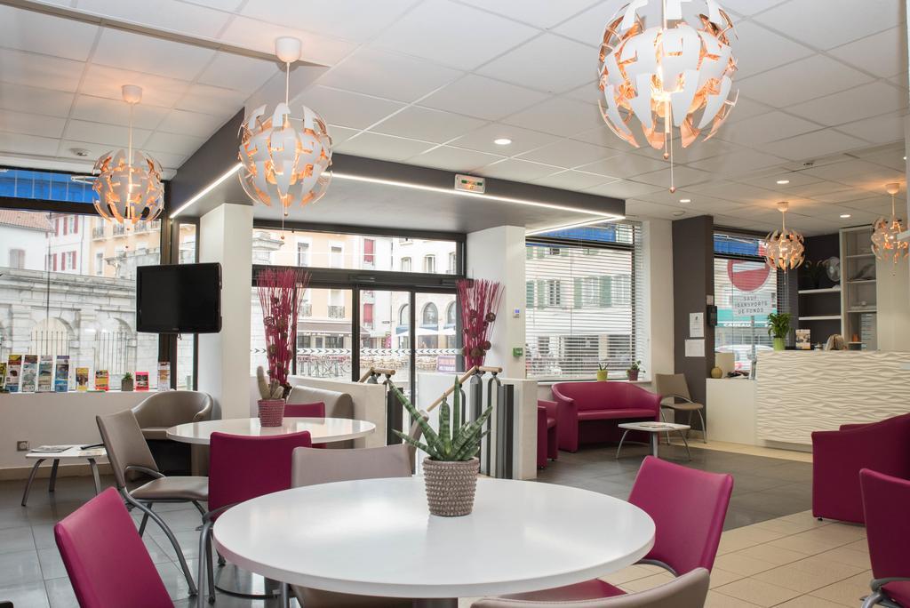 Hotel Bains Sarrailh Dax Bagian luar foto